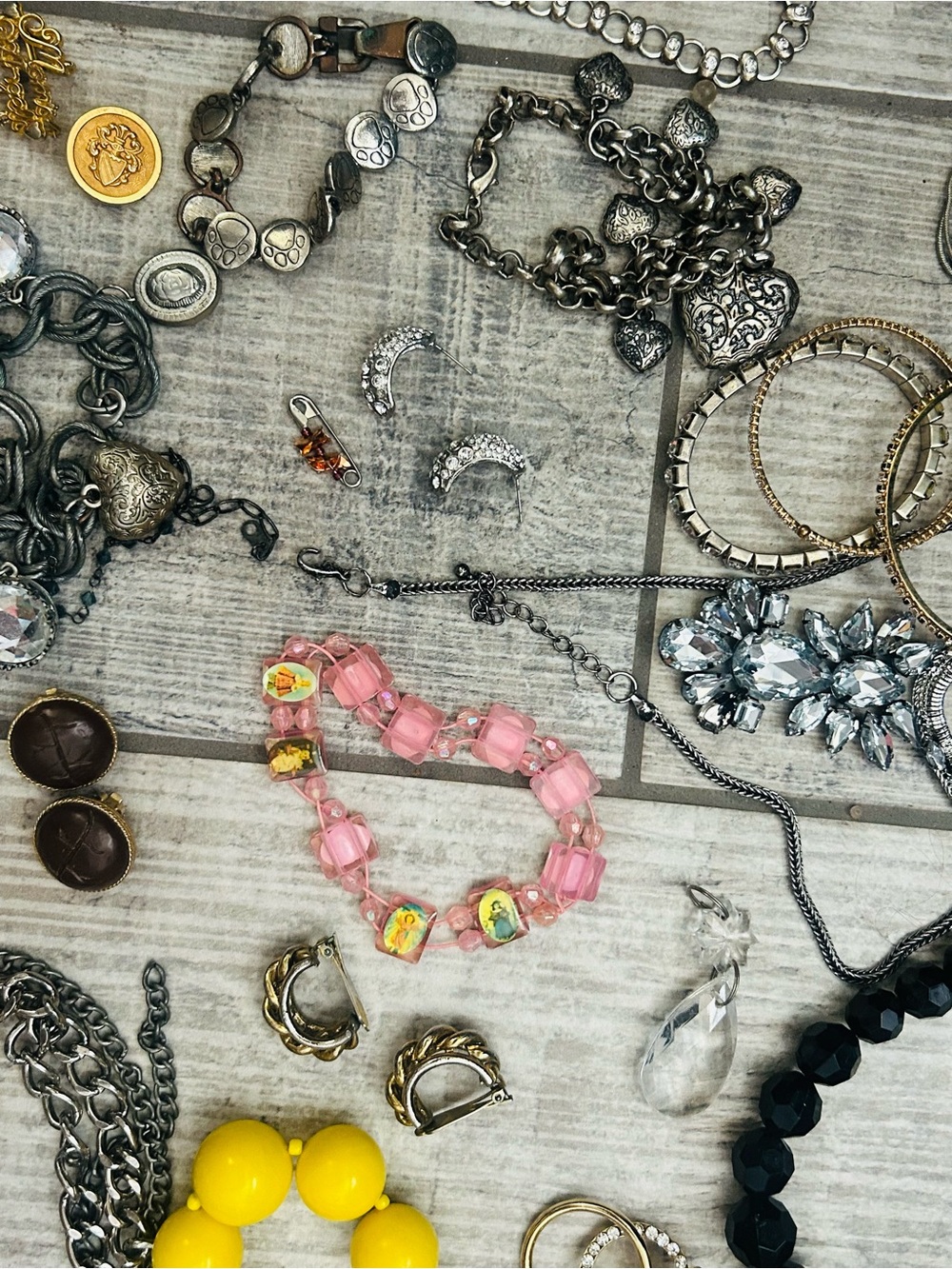 Craft/wearable jewelry lot 3lbs - Picture 8 of 15